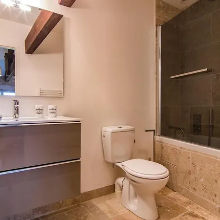 Sleeps 4 Pool Air Con Wifi 빌라