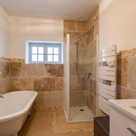 Sleeps 4 Pool Air Con Wifi 빌라 *