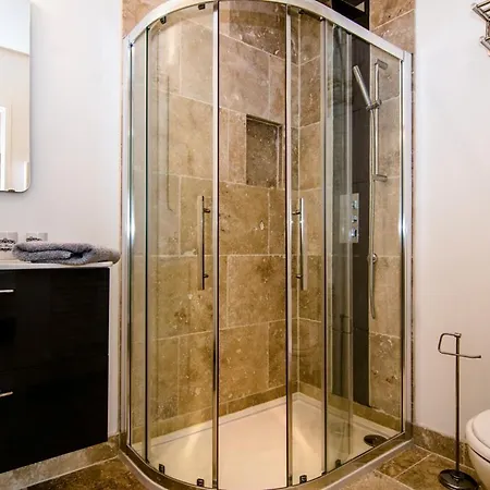 Sleeps 4 Pool Air Con Wifi 빌라